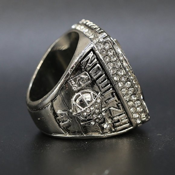 Dallas Mavericks 2011 Fan Championship Ring Dirk - Picture 6 of 7